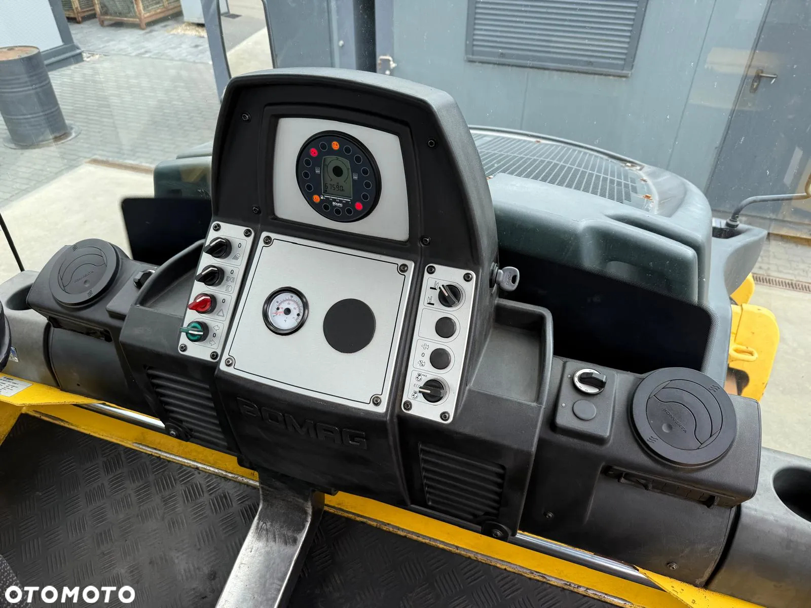 Bomag BW 174 AP-4 - 14