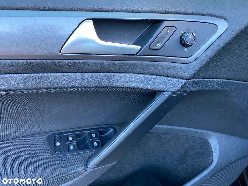 Volkswagen Golf - 14