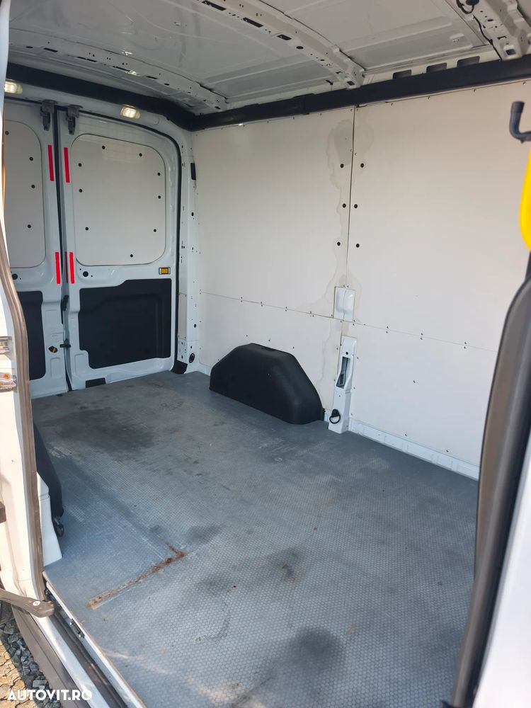 Ford Transit - 13