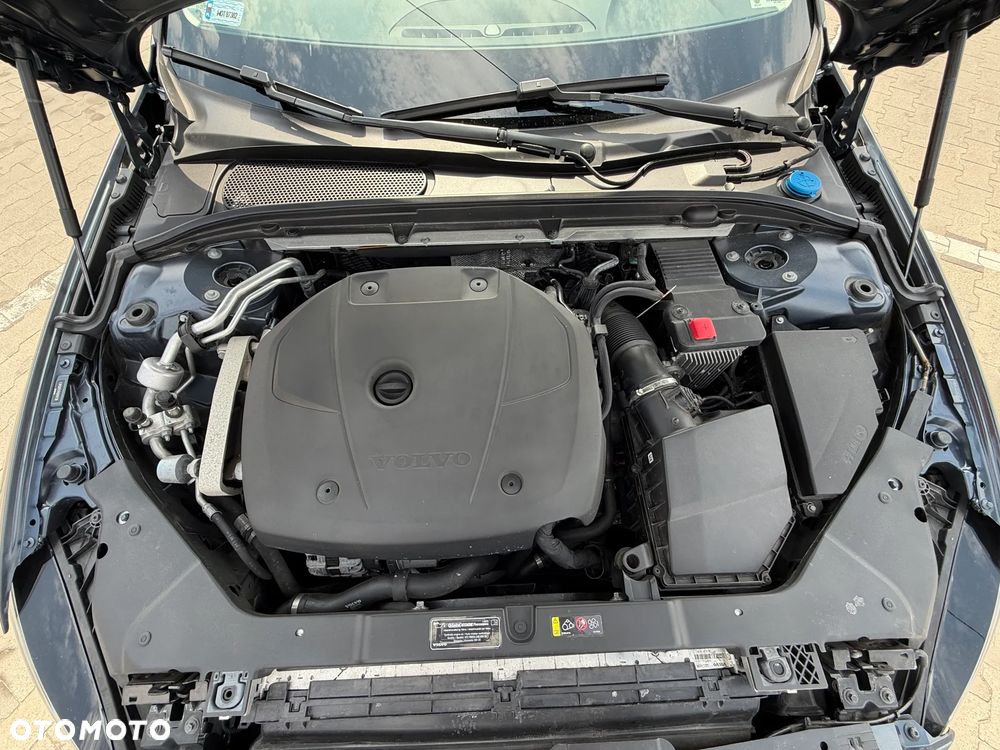 Volvo S60 T5 Momentum Pro - 25