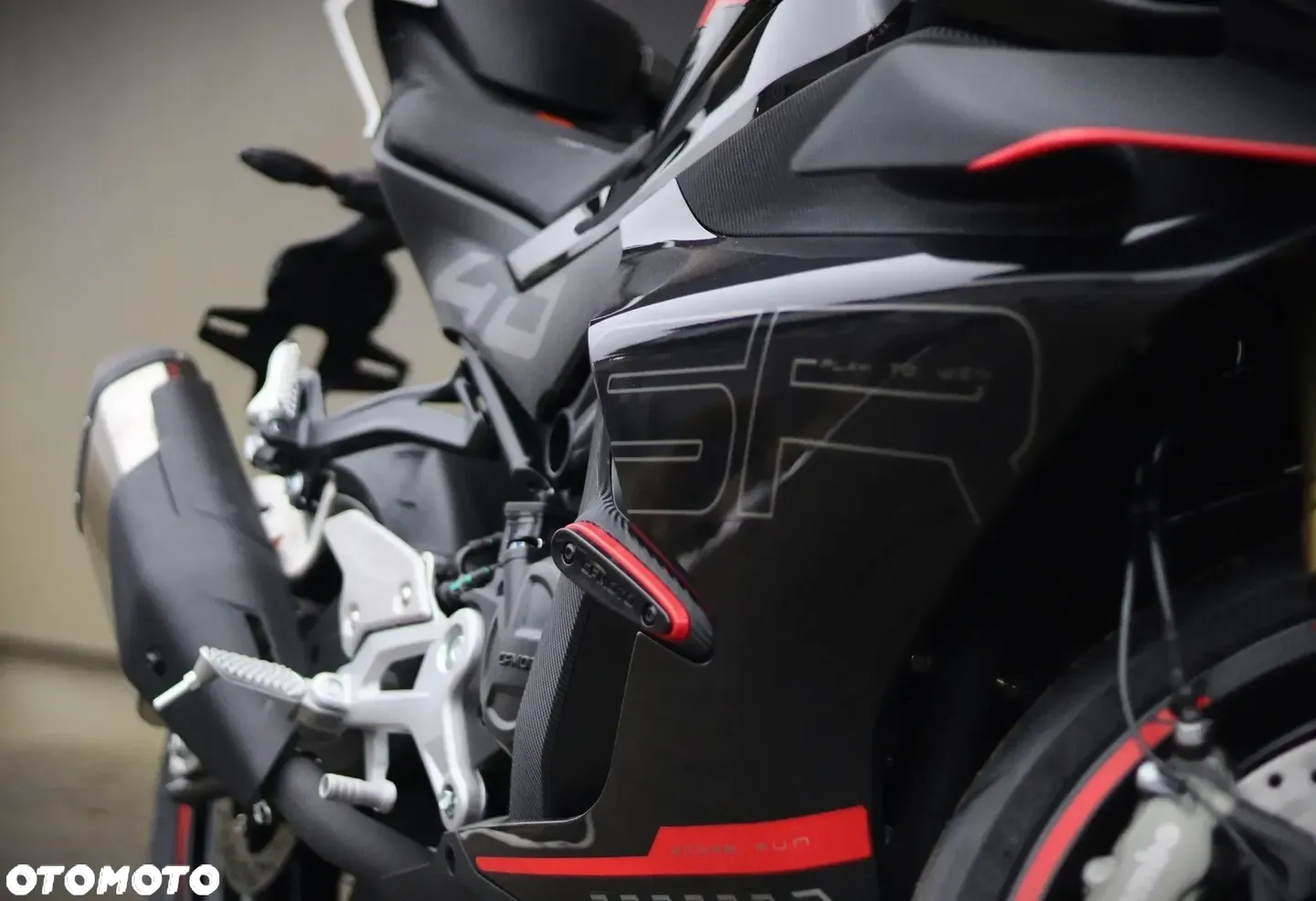 CFMoto SR - 11