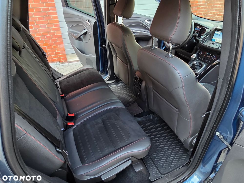 Ford Kuga 1.5 EcoBoost 2x4 ST-Line - 25
