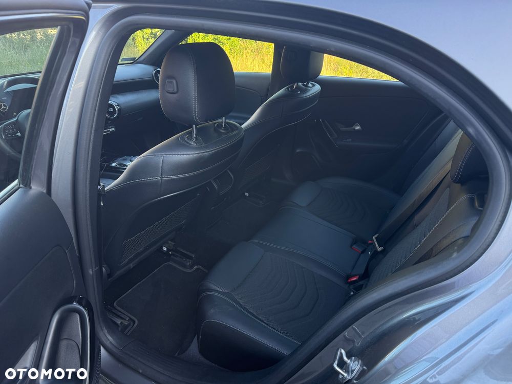 Mercedes-Benz Klasa A 180 d Progressive 7G-DCT - 9
