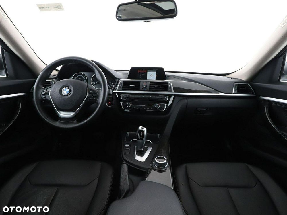 BMW Seria 3 318d Luxury Line - 15