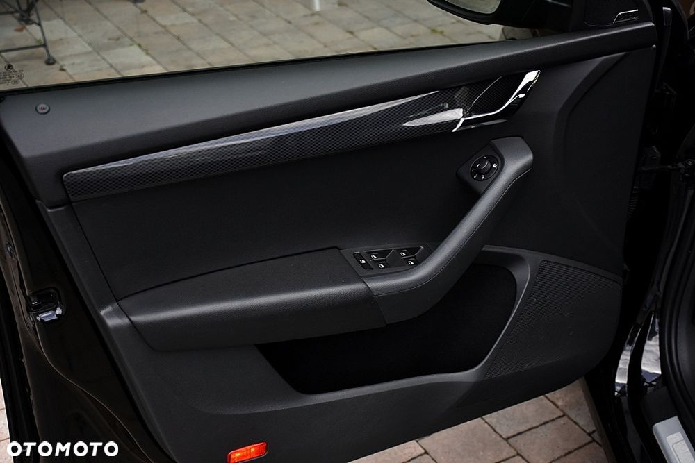 Skoda Octavia 2.0 TDI DSG RS - 25