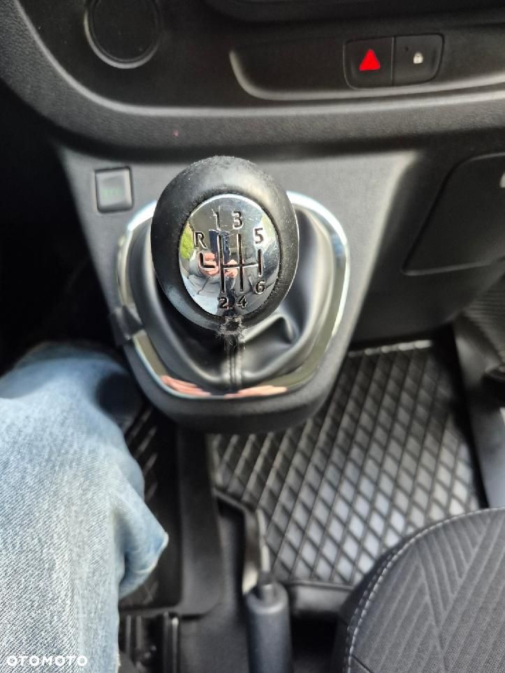Renault Trafic - 26
