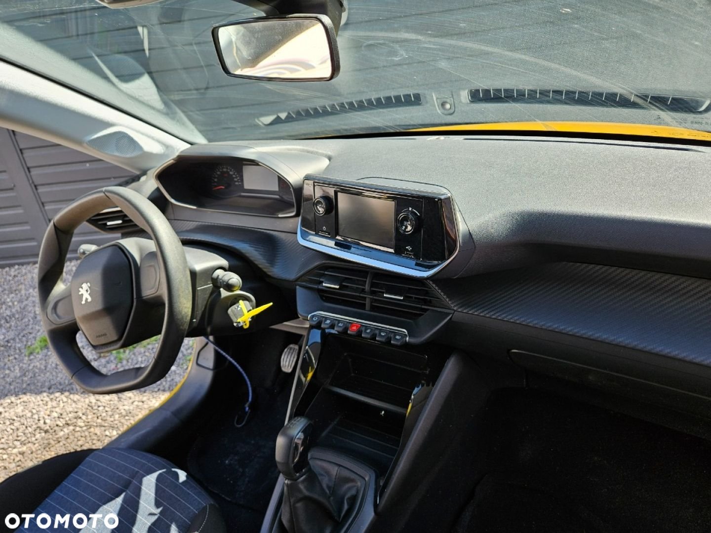 Peugeot 208 - 25