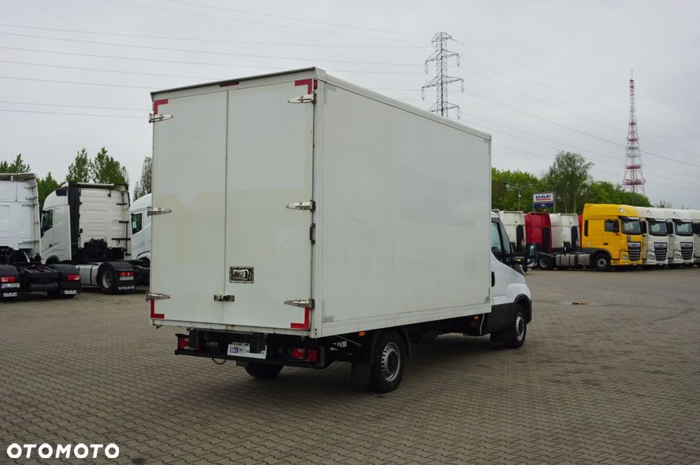 Iveco Daily 35s14 kontener meblowy - 4