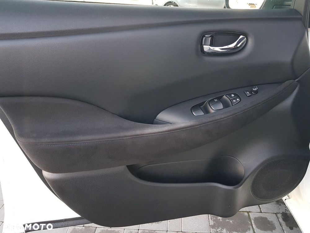 Nissan Leaf 30kWh Acenta - 10