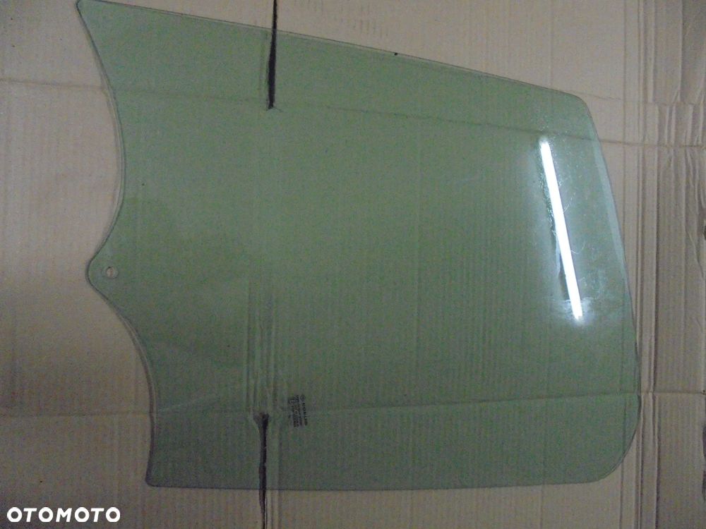 SZYBA LEWA DUŻA RENAULT TRAFIC 2014-2019 OPUSZCZANA - 1