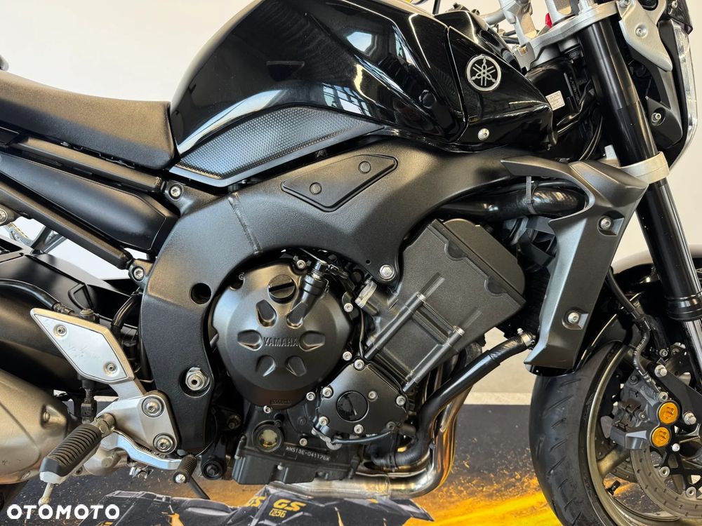 Yamaha FZ - 12