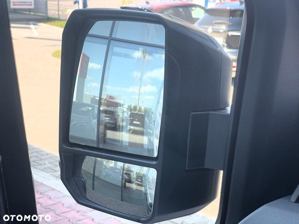Nissan Interstar - 26