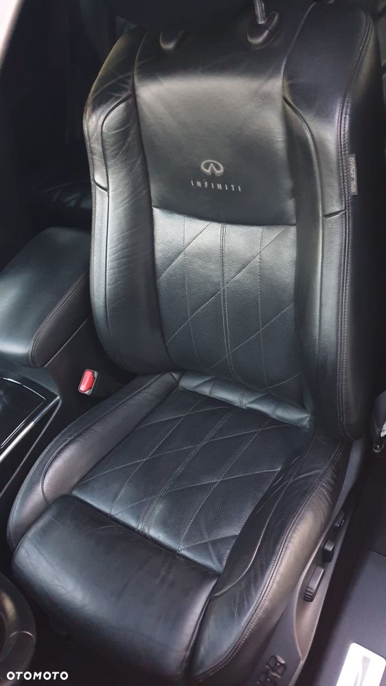 Infiniti FX - 15