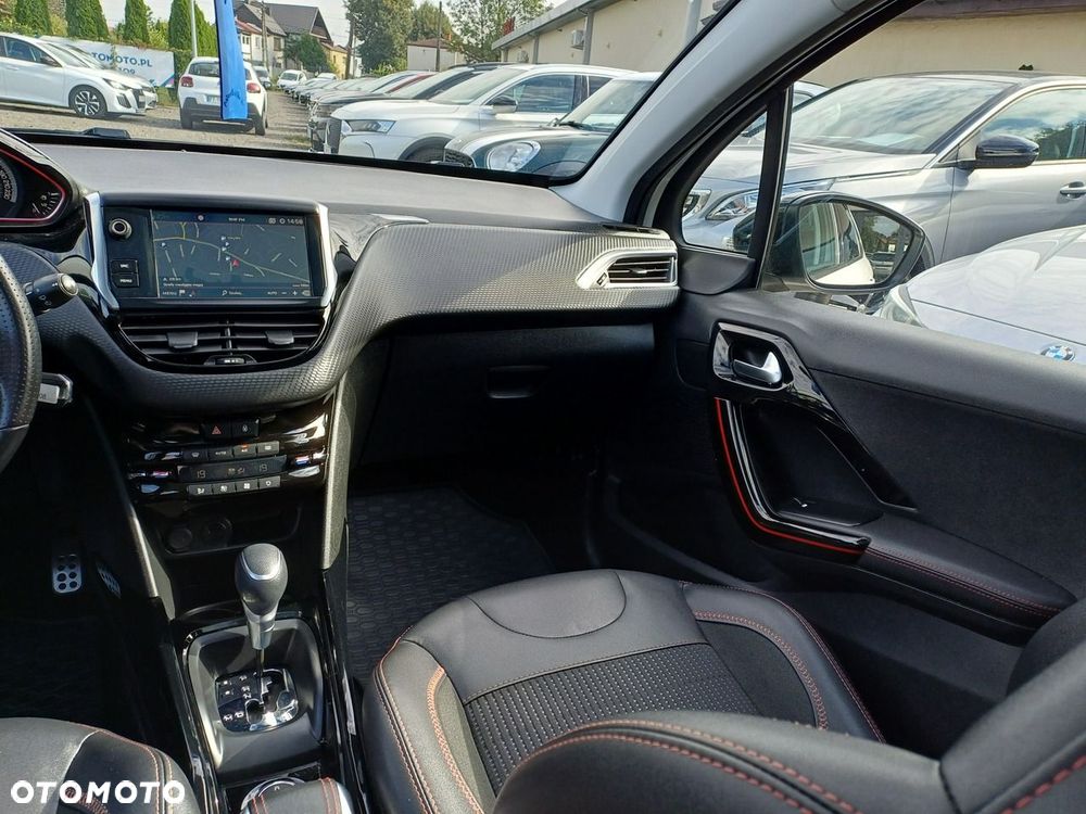 Peugeot 2008 PureTech 110 Stop&Start EAT6 GT-Line Edition - 29