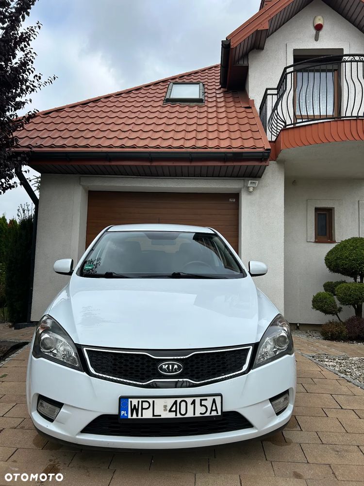 Kia Ceed - 1