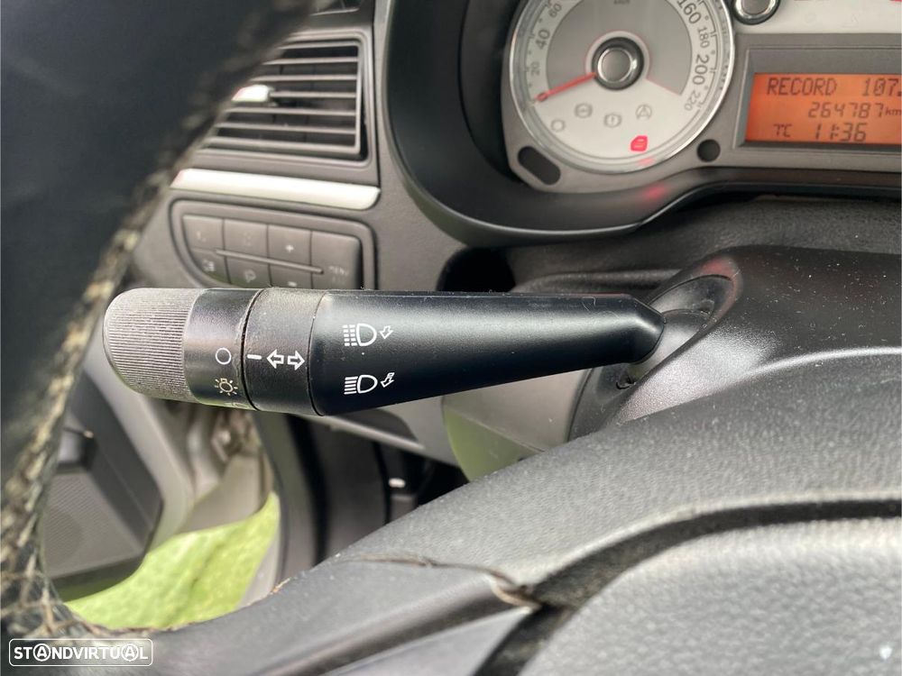 Fiat Linea 1.3 M-Jet Emotion - 27