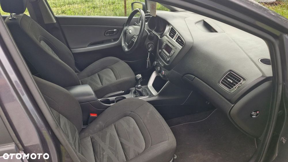 Kia Ceed - 12