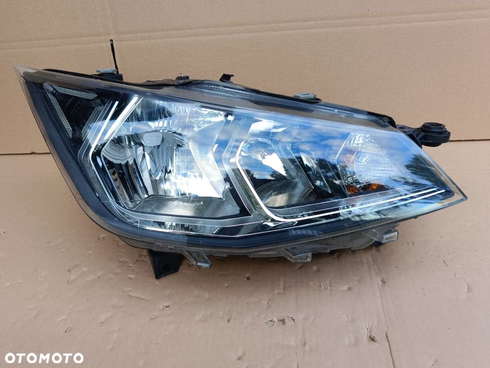 Lampa przednia prawa Seat Ibiza Arona V 5 reflektor 6F1941016B - 1