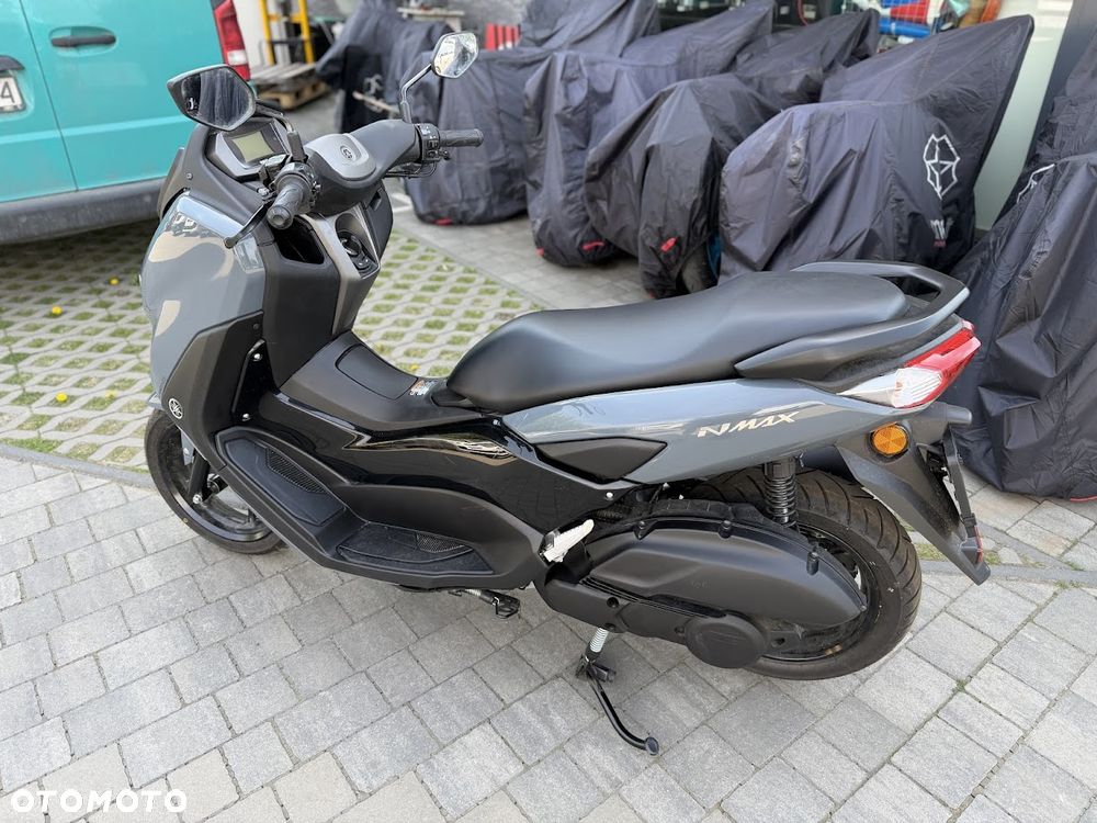 Yamaha NMAX - 11