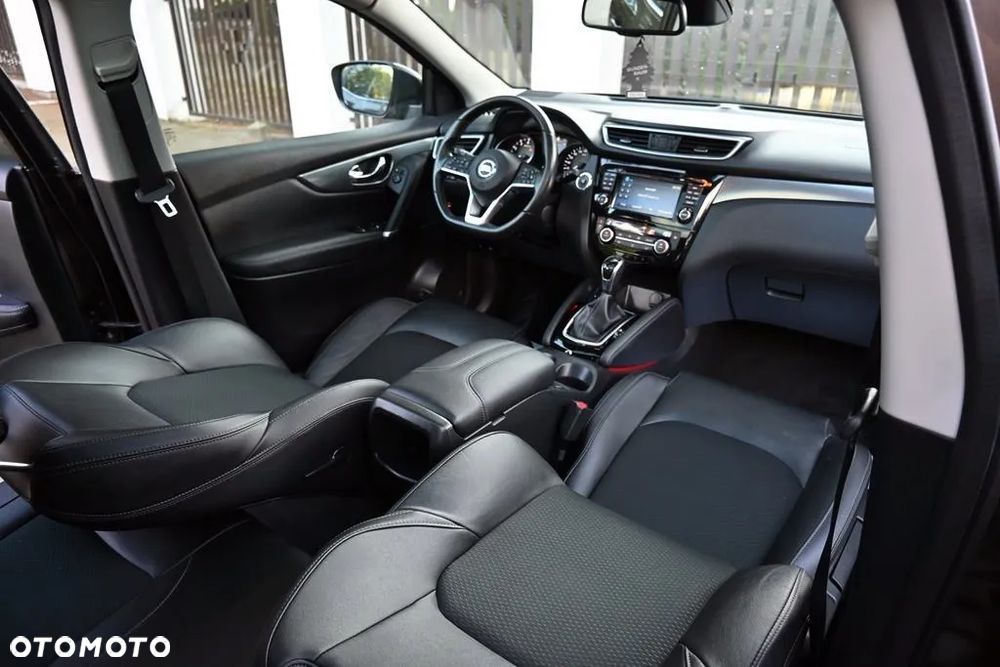 Nissan Qashqai 1.2 DIG-T Xtronic TEKNA+ - 34