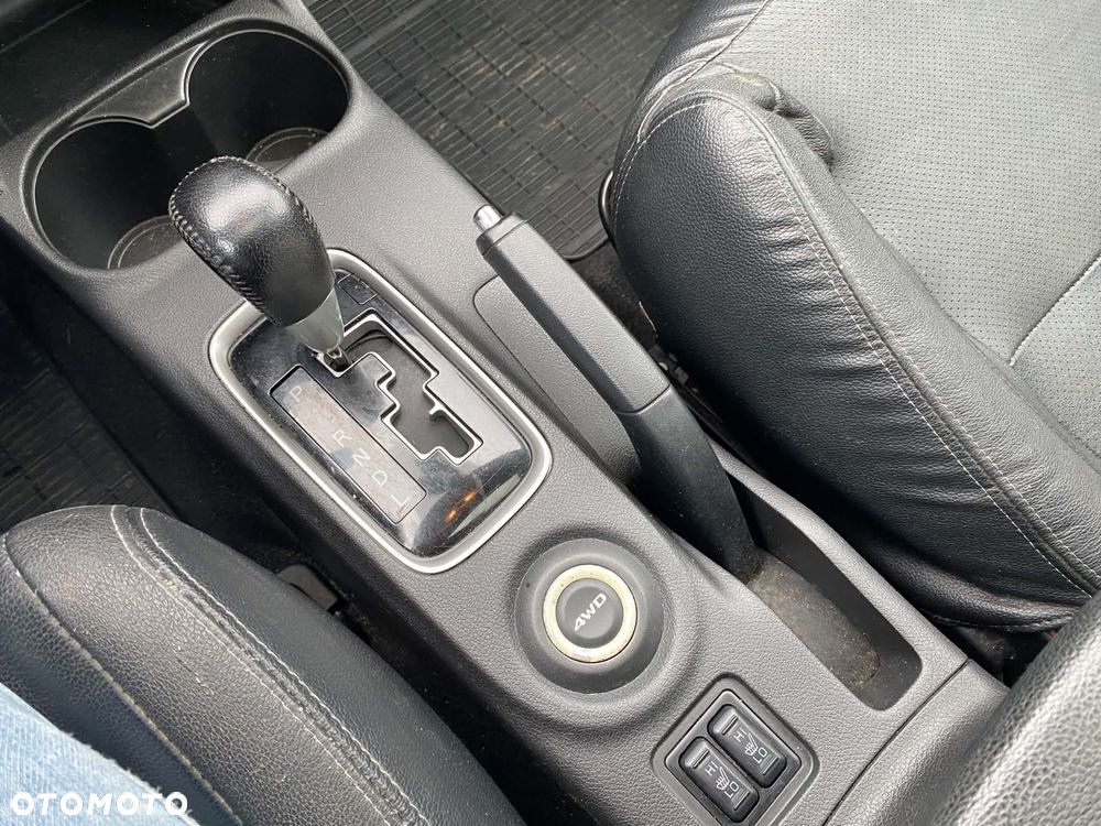 Mitsubishi Outlander - 16