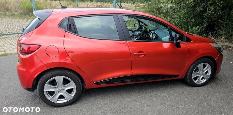Renault Clio 1.2 16V 75 Expression - 10