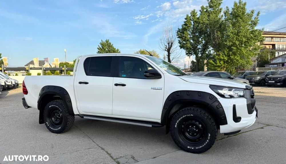 Toyota Hilux - 12