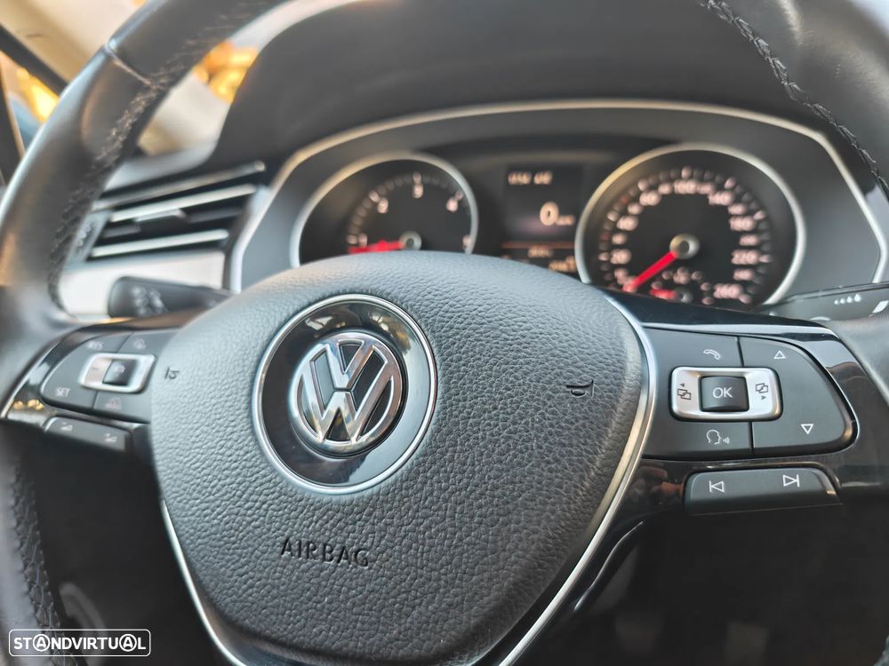 VW Passat 2.0 TDI Highline - 19