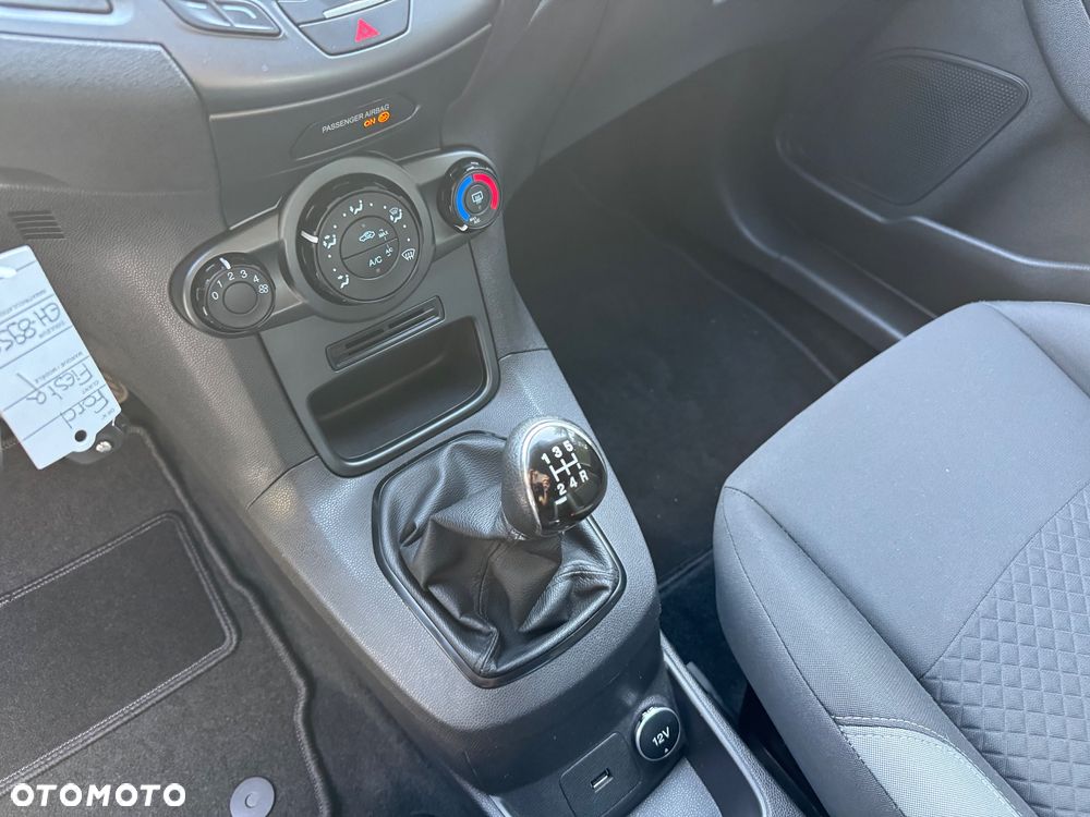 Ford Fiesta 1.25 Titanium X - 16
