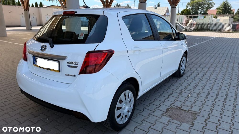 Toyota Yaris Hybrid 100 Dynamic - 4
