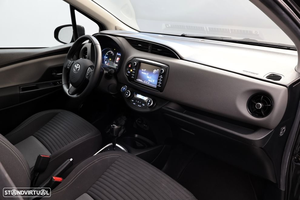 Toyota Yaris 1.5 HSD Comfort - 21