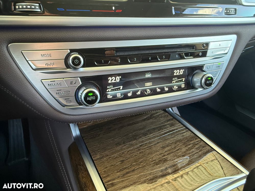 BMW Seria 7 740Le xDrive iPerformance - 34