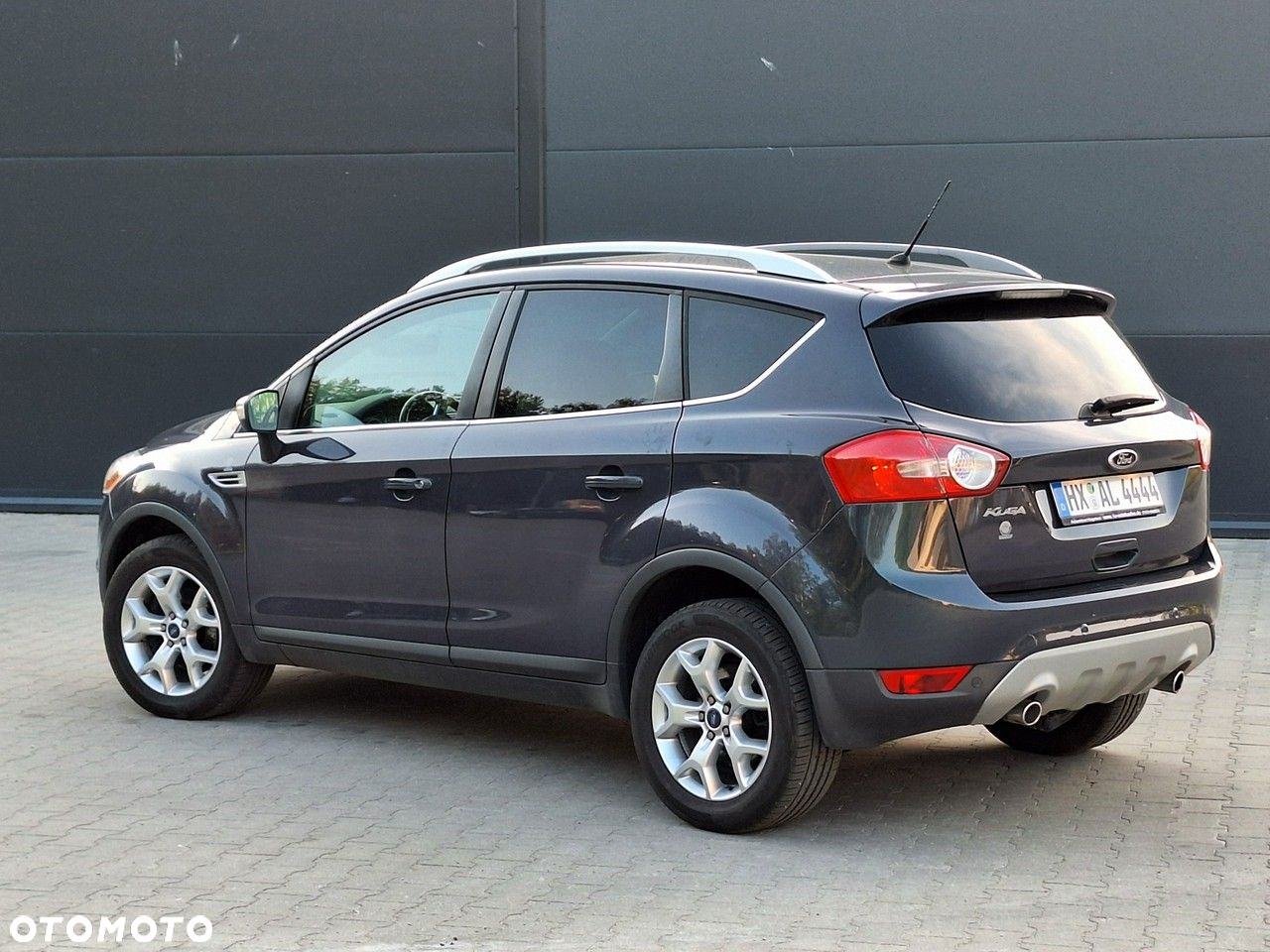 Ford Kuga - 2