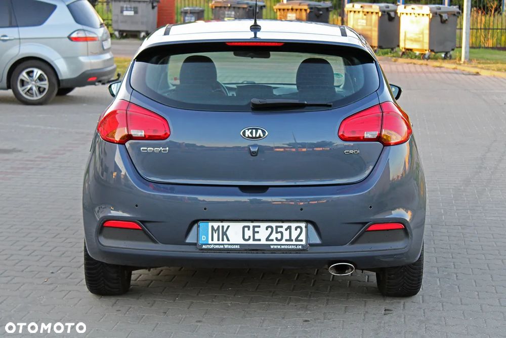 Kia Ceed 1.6 CRDi 128 Dream-Team Edition - 8