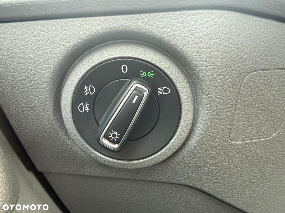 Volkswagen Crafter 35 furgon 140KM 3640 - 28