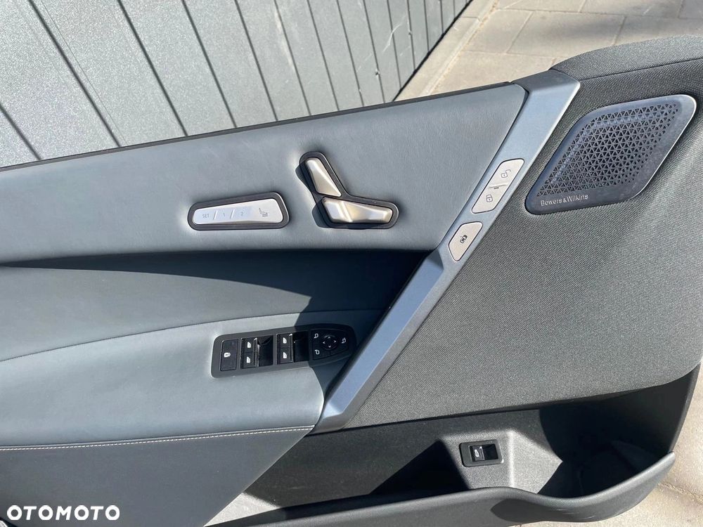 FOTELE TAPICERKA SPORT WENTYLOWANE ELEKTRYCZNE SKÓRA PERFORACJA BMW iX I20 - 8
