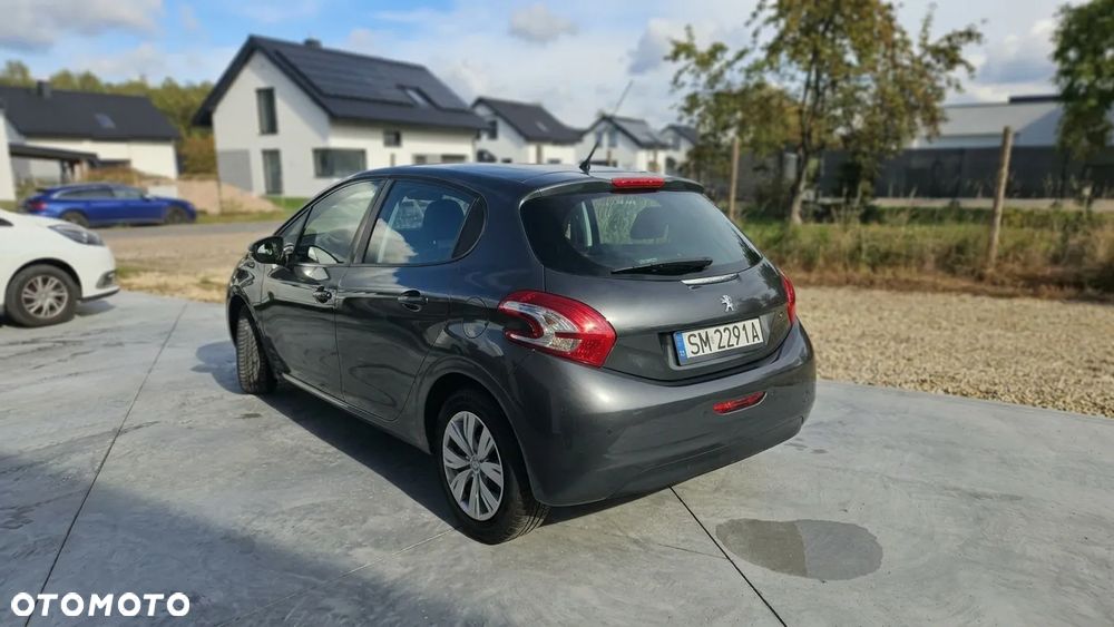 Peugeot 208 2013 photo 4