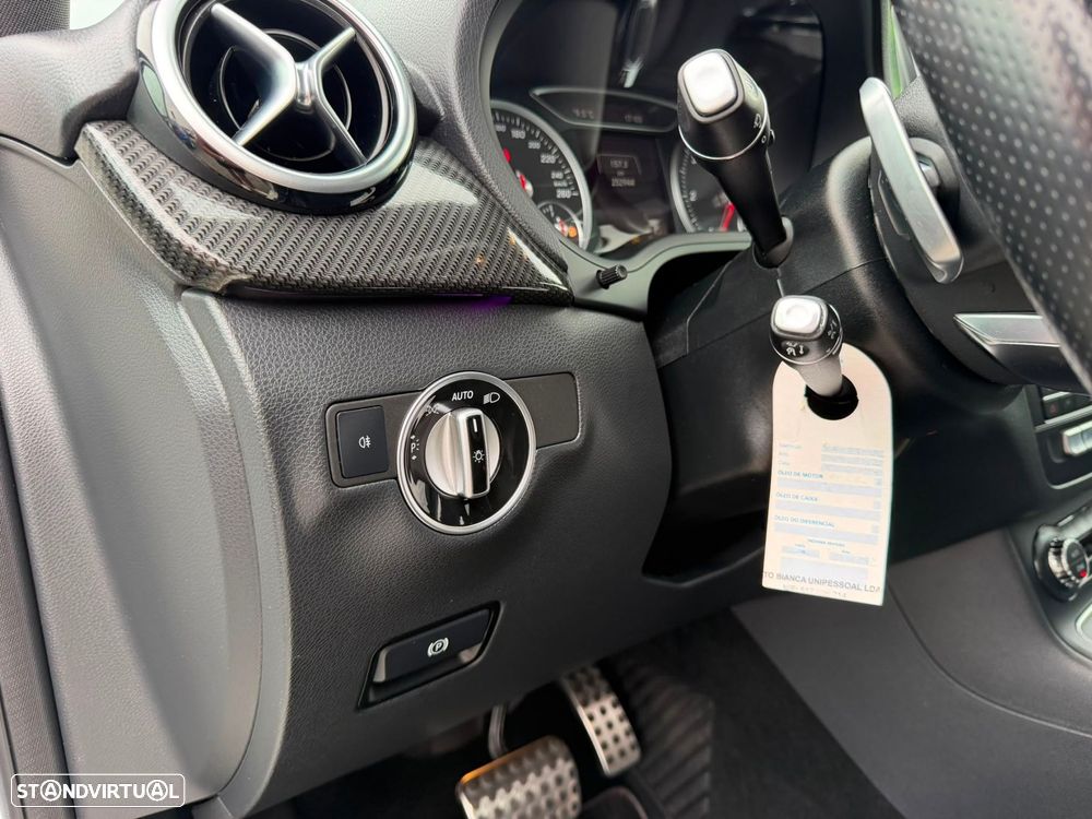 Mercedes-Benz B 220 d AMG Line - 27