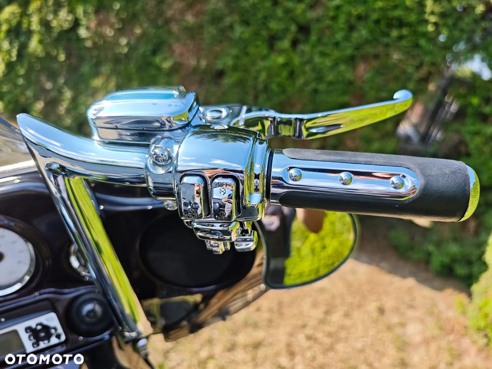 Harley-Davidson Touring Street Glide - 11