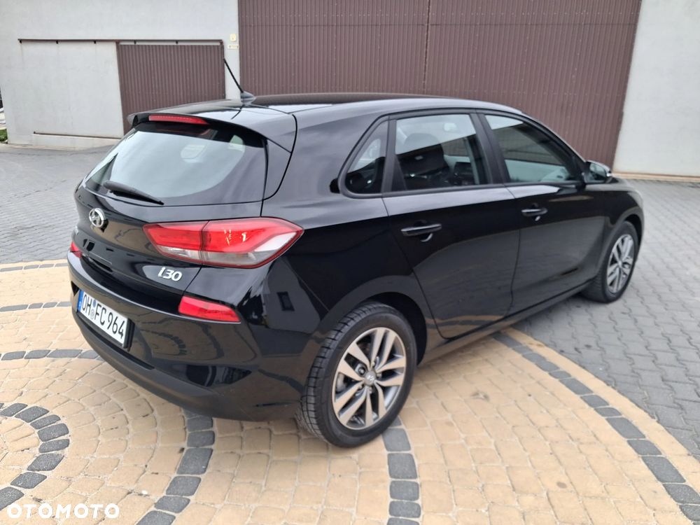 Hyundai i30 1.0 T-GDI Pure - 11