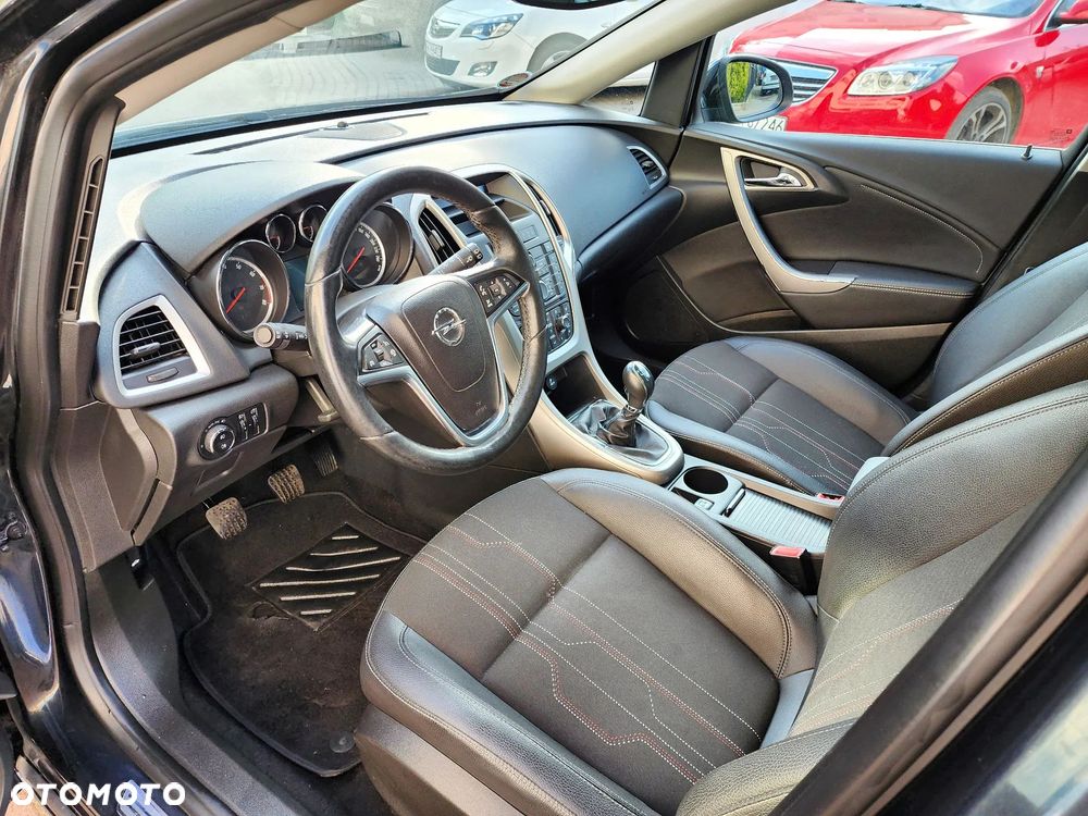 Opel Astra 1.4 Turbo 150 Jahre - 21