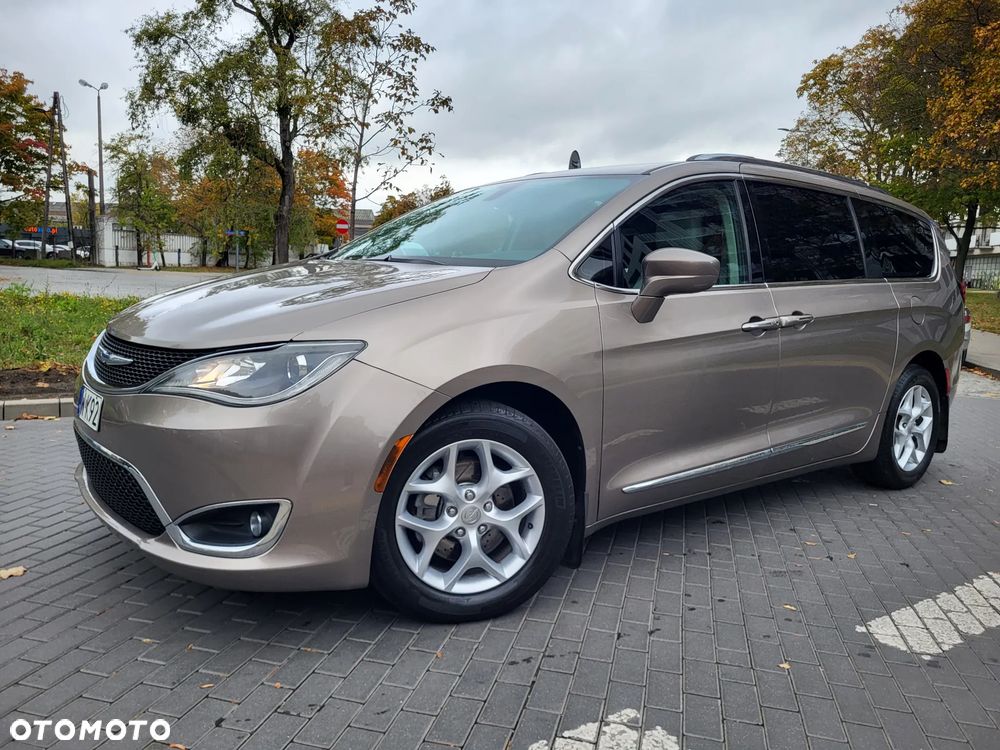 Chrysler Pacifica - 3