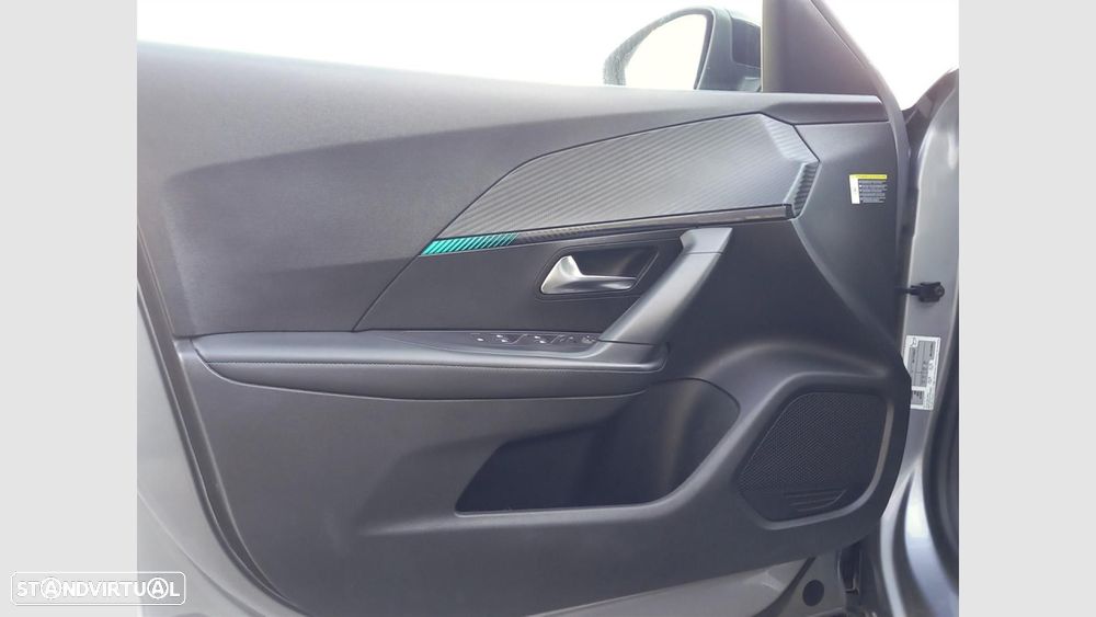 Peugeot 2008 1.2 PureTech Allure - 11