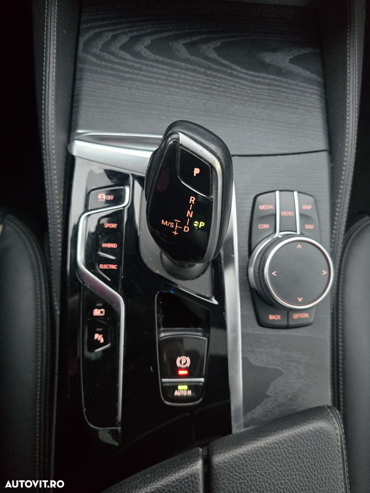 BMW Seria 5 530e Aut. Luxury Line - 8