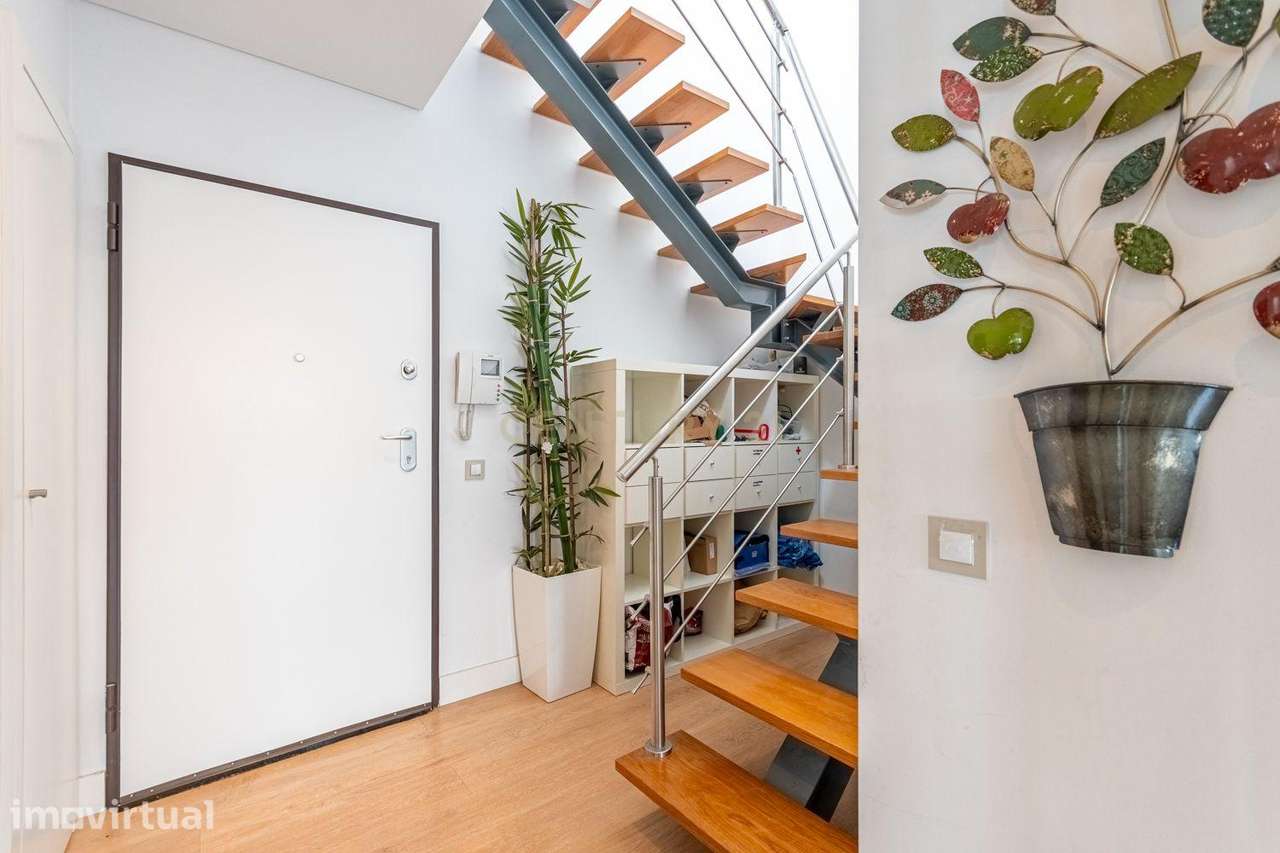 Apartamento Exclusivo T3 Duplex - Condomínio Quinta da Trindade - Grande imagem: 4/46