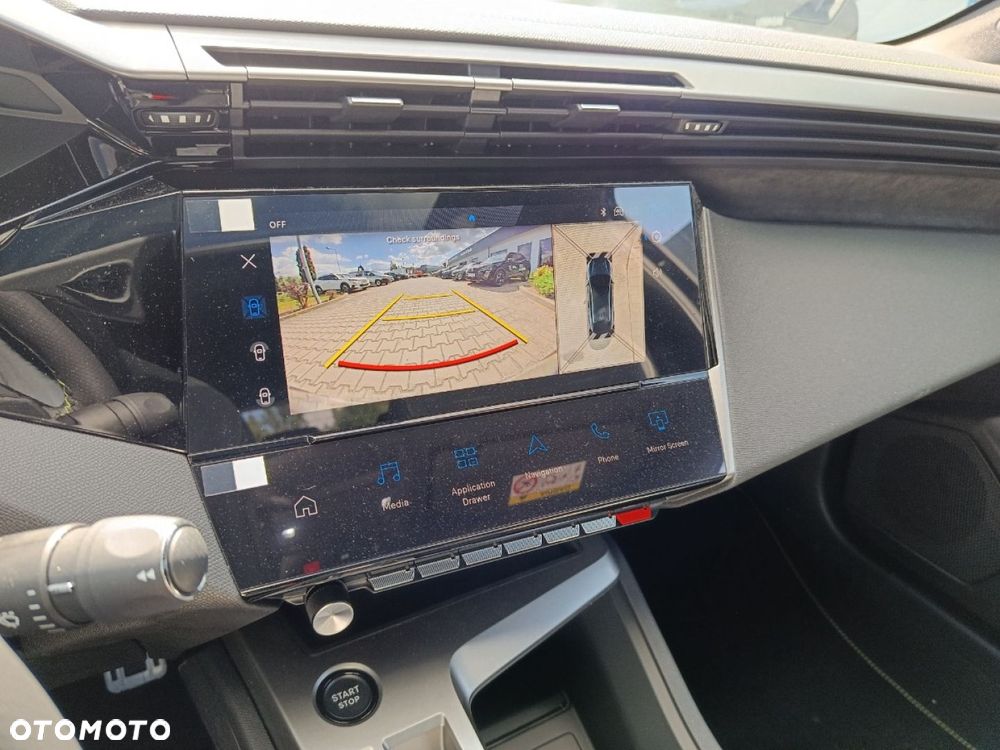 Peugeot 408 - 18