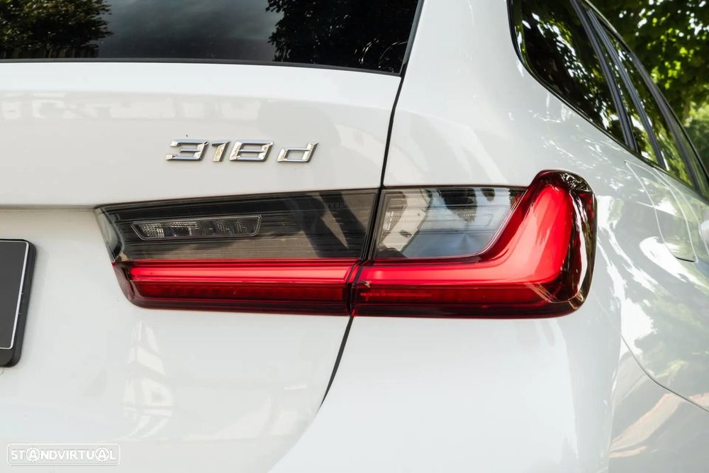 BMW 318 d Pack Desportivo M Pro Auto - 40