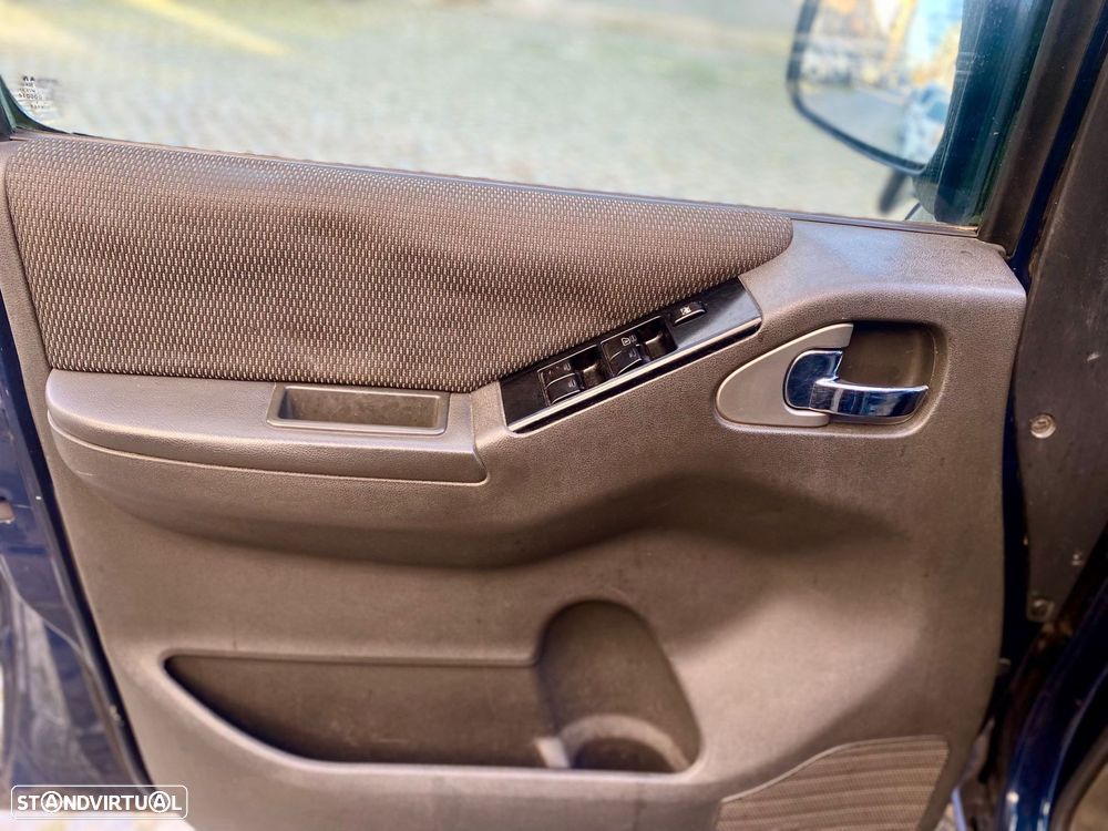 Nissan Navara 2.5 dCi CD LE 4WD - 13