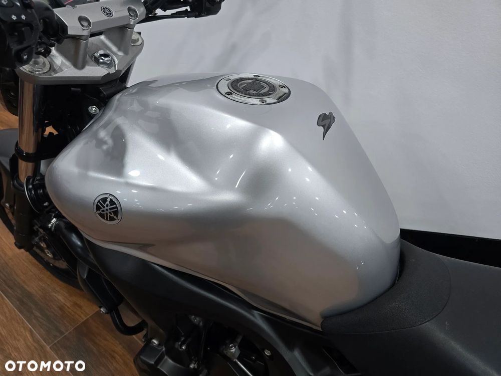 Yamaha FZ6 - 9