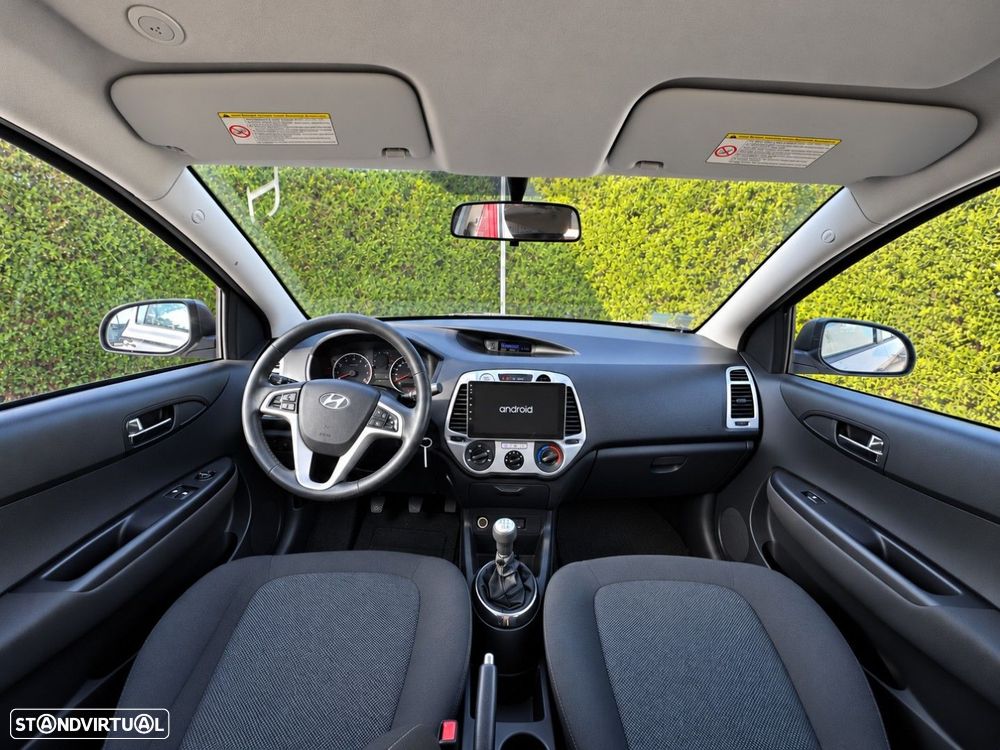 Hyundai i20 1.2 Classic Fun ESP - 6